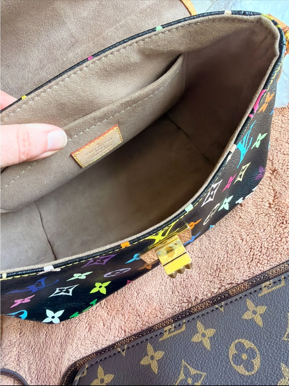 Authentic✨Louis Vuitton Murakami Multicolore
Patti Noir Black Shoulder Bag✨ - Picture 13 of 13
